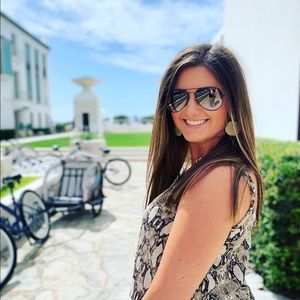 Meet your Posher, Sidney